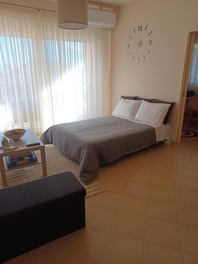 Feel At Home - Kalamata - Near The Center Exterior foto