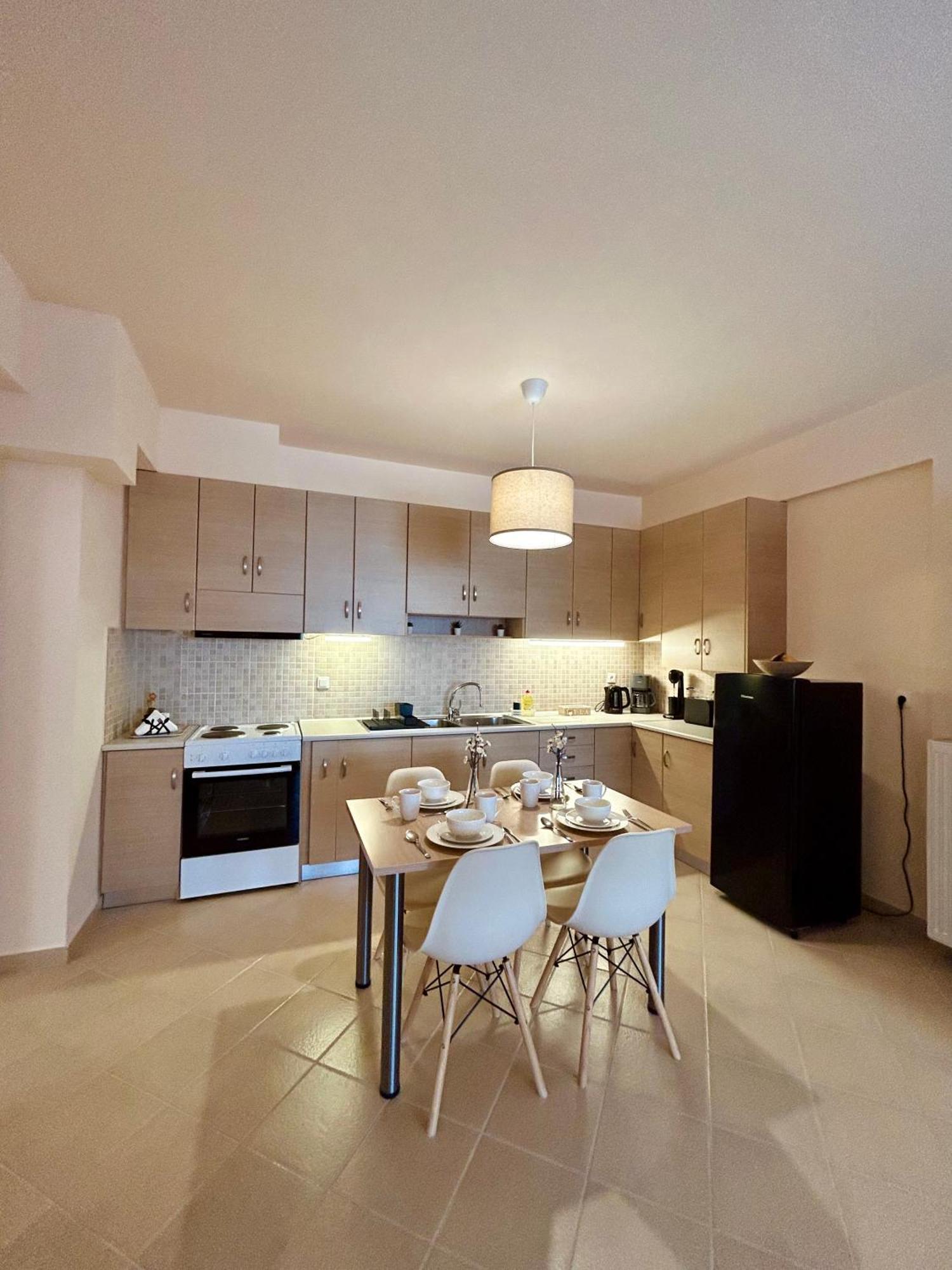 Feel At Home - Kalamata - Near The Center Exterior foto